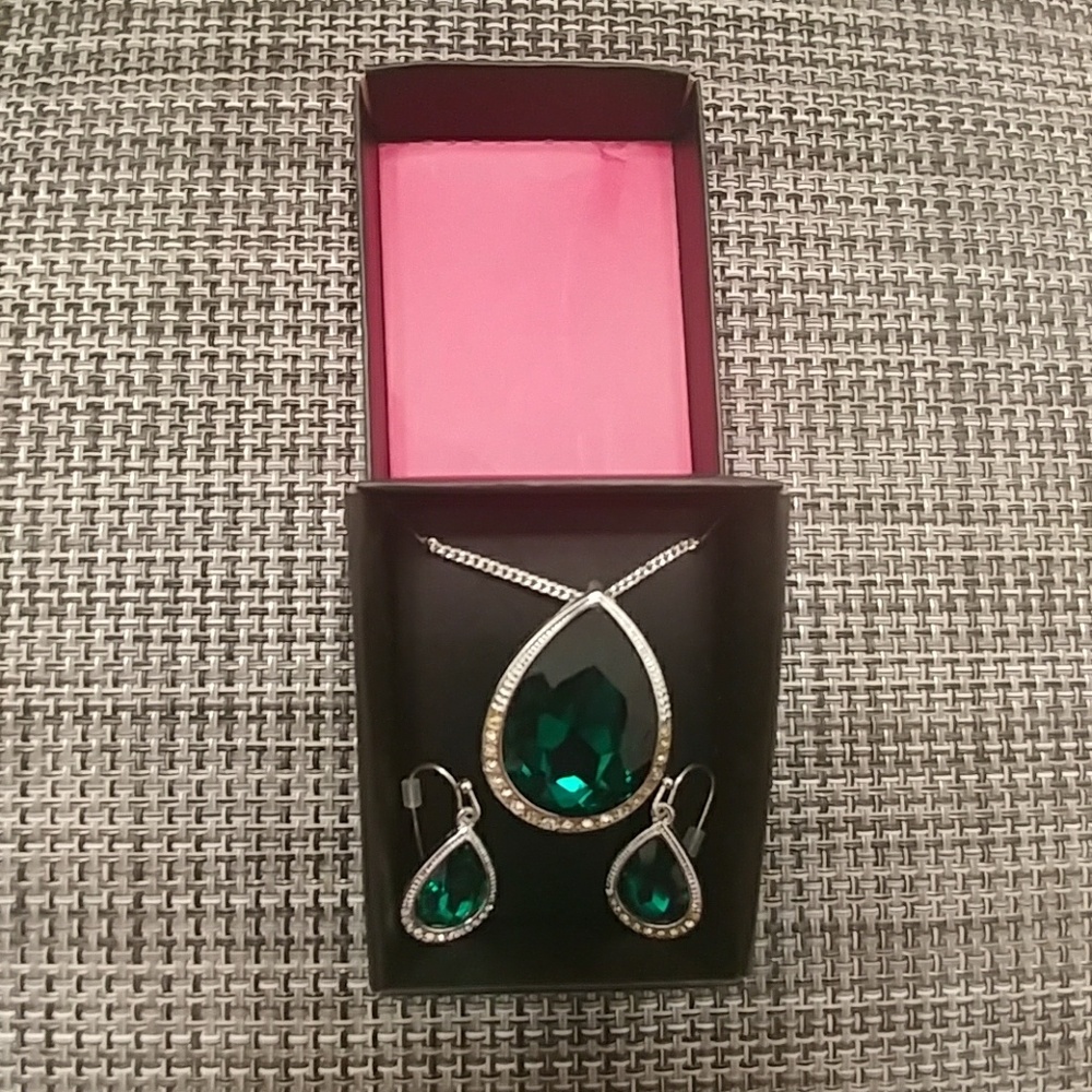 Teardrop Necklace & Earrings